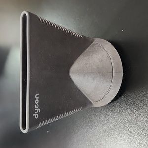 Dyson professional concentrator